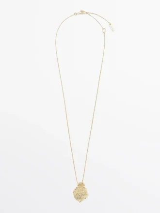 Mini Necklace with Lace Piece Pendant