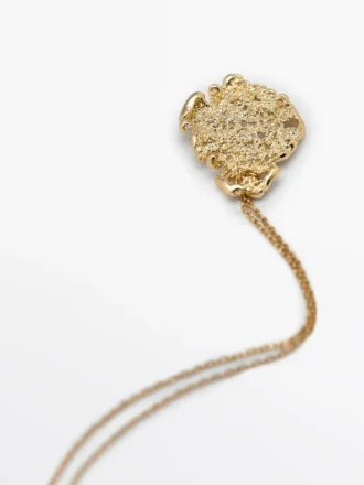 Mini Necklace with Lace Piece Pendant